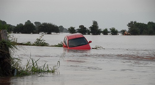 Auto te water, hoe zit het met de dekking van je autoverzekering?