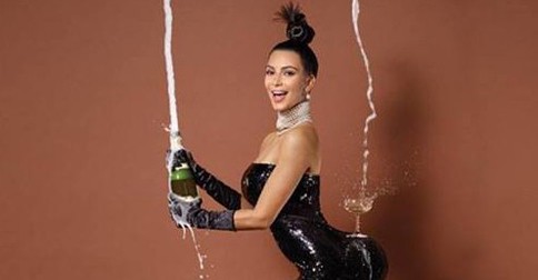Kim Kardashian verzekerd haar billen