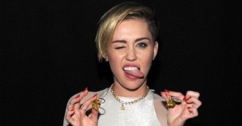 Miley Cyrus verzekerd tong